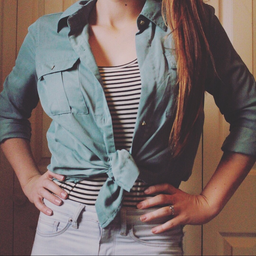 ☆ Forever 21 Button Up ☆